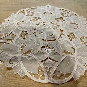 2 brand new appliqué round table Dollies/ mats in cream/ beige.pictures for size